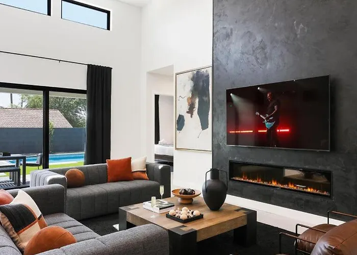Holiday home Luxe - Ember - Pool Heat Available - Fire Pit Scottsdale