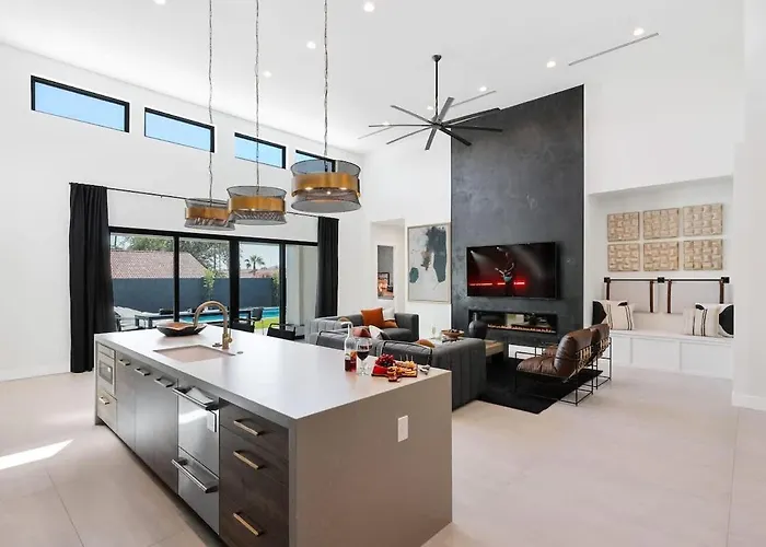 Luxe - Ember - Pool Heat Available - Fire Pit Holiday home