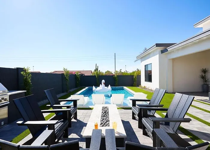 Luxe - Ember - Pool Heat Available - Fire Pit Holiday home