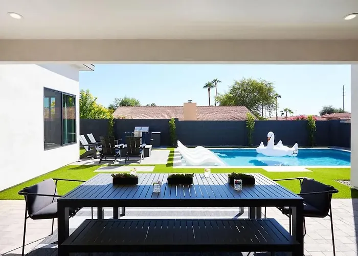 Holiday home Luxe - Ember - Pool Heat Available - Fire Pit Scottsdale